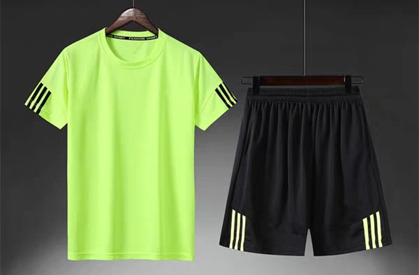 Sport t-shirt suit