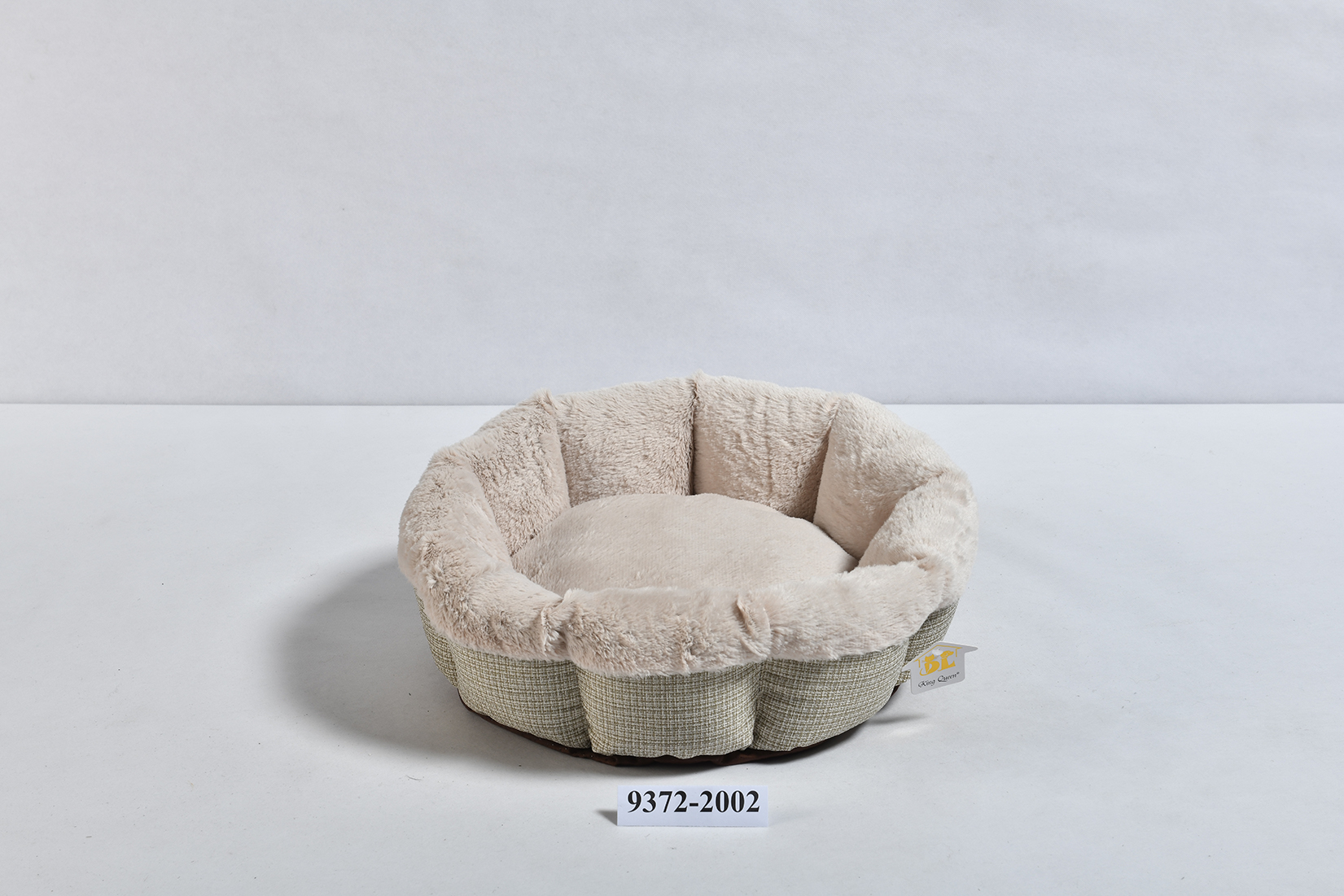 Round pet bed