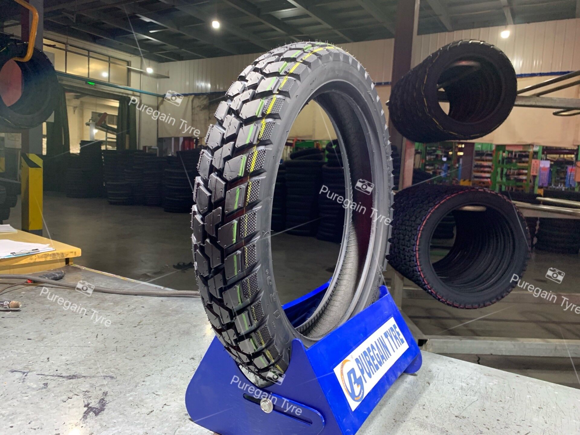 Motorcycle tire