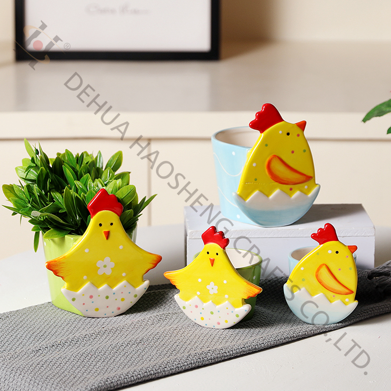 Ceramic flower pot