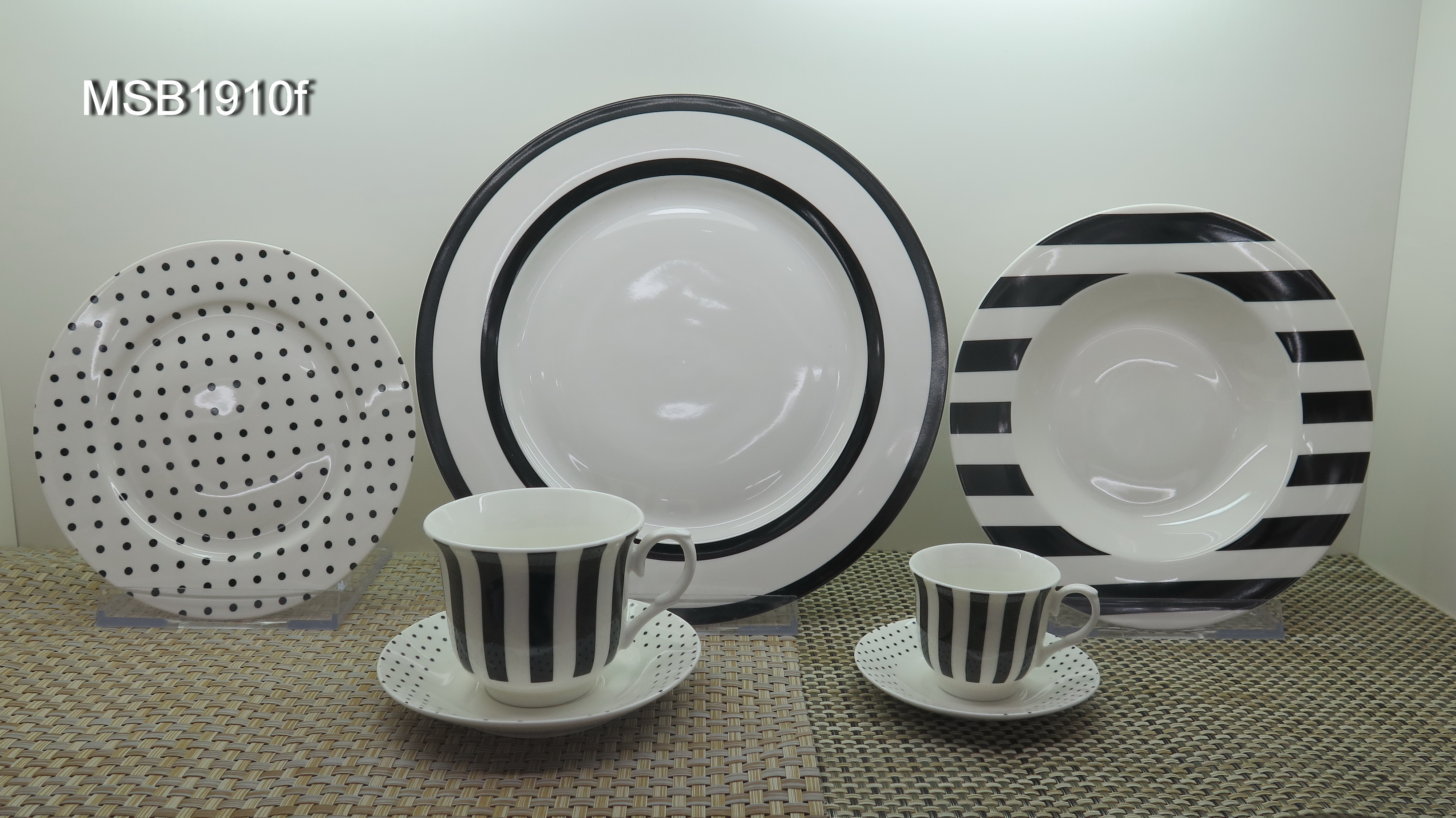 20pc new bone dinner set