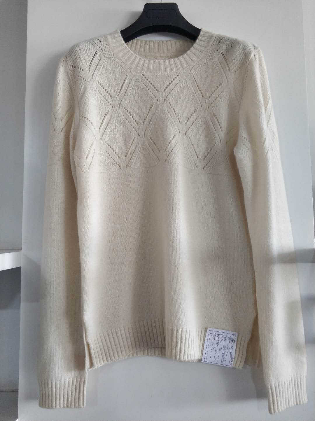 Women cashmere sweater