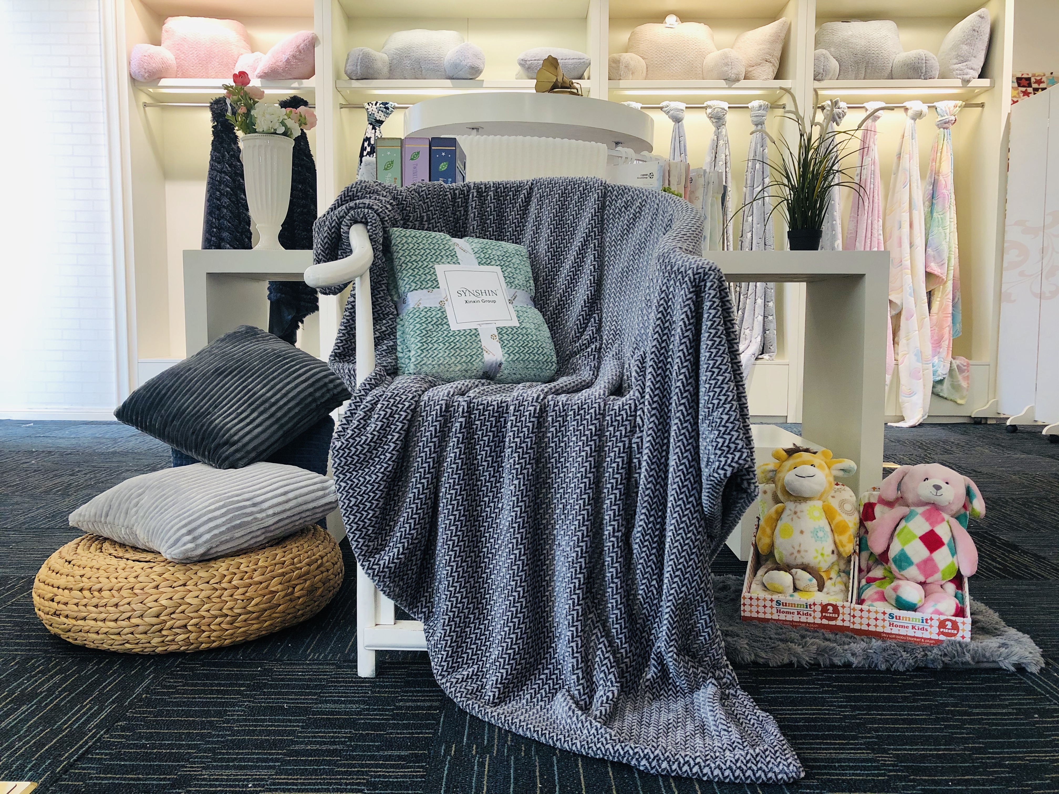 Melange jacquard flannel with sherpa blanket