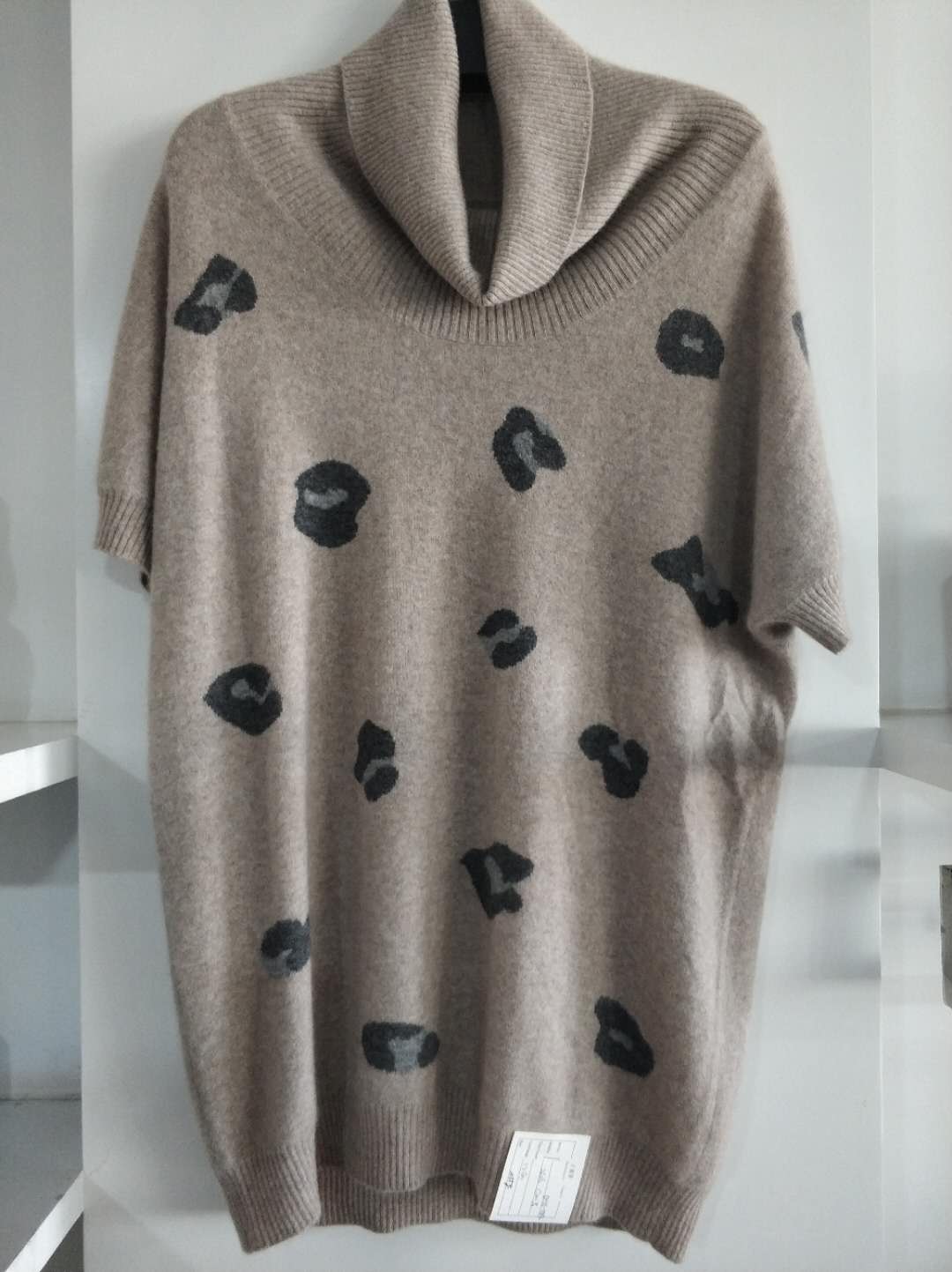 Cashmere appliqure sweater for lady
