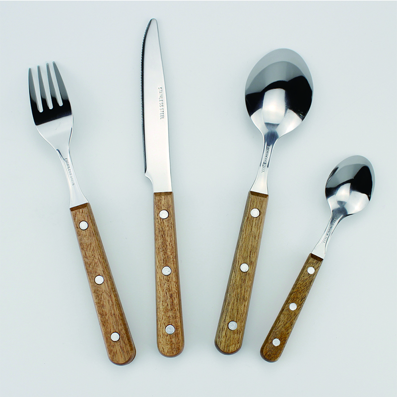 QS410 cutlery set with wooden handle