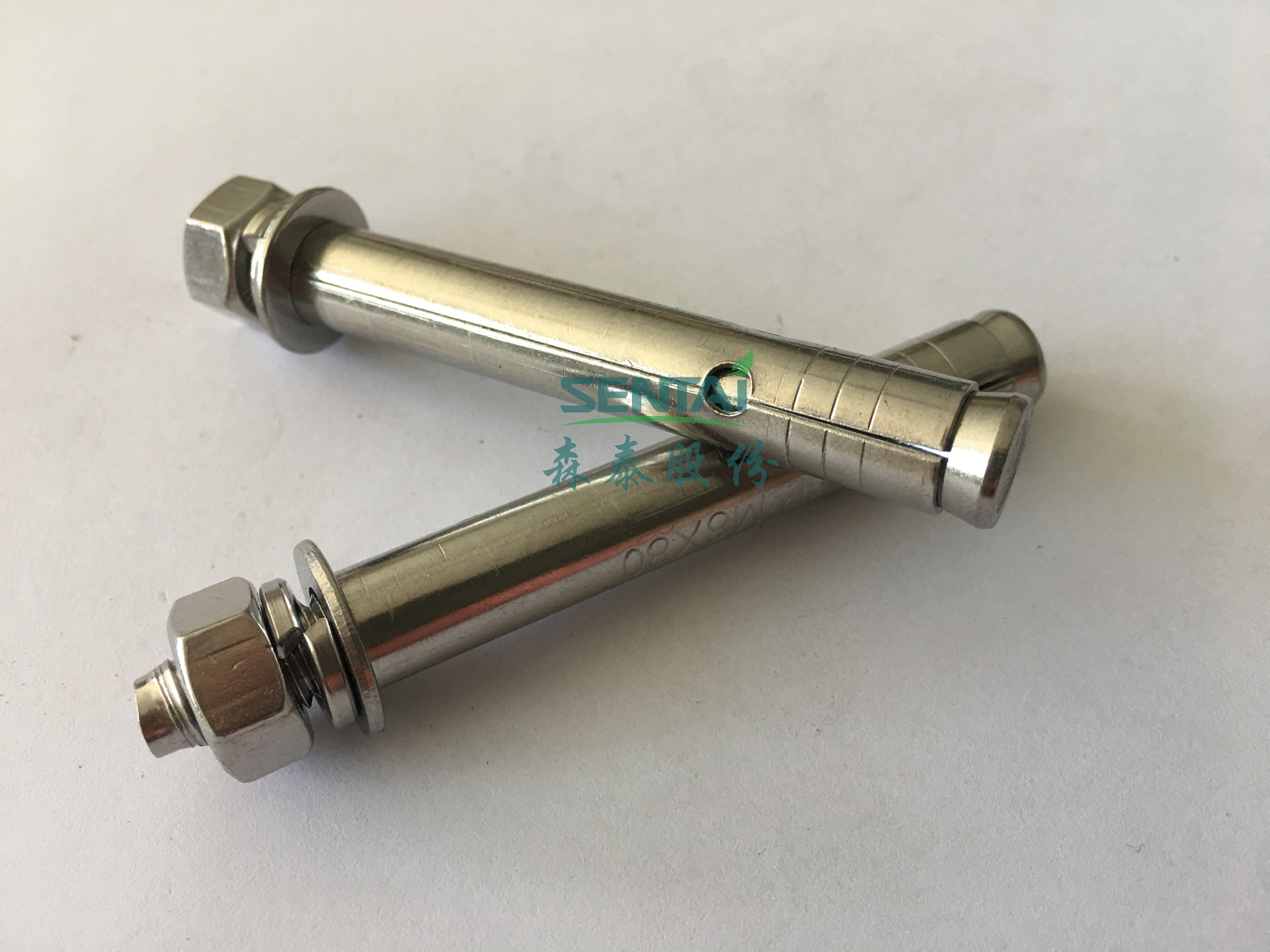 Expansion screw