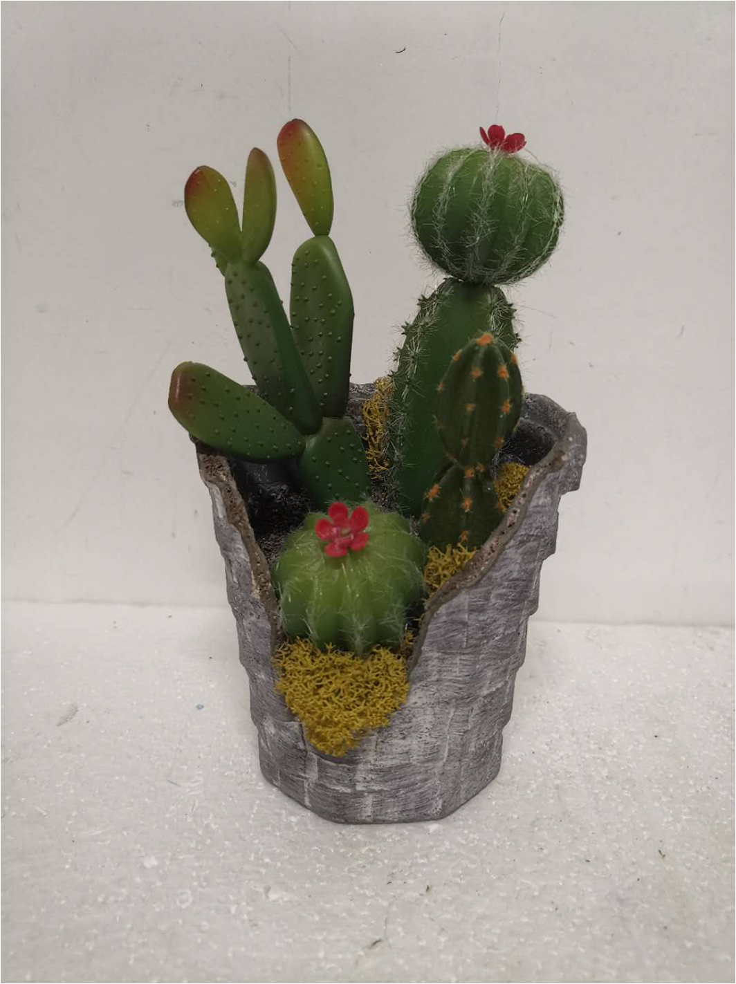 Artificial flower pot
