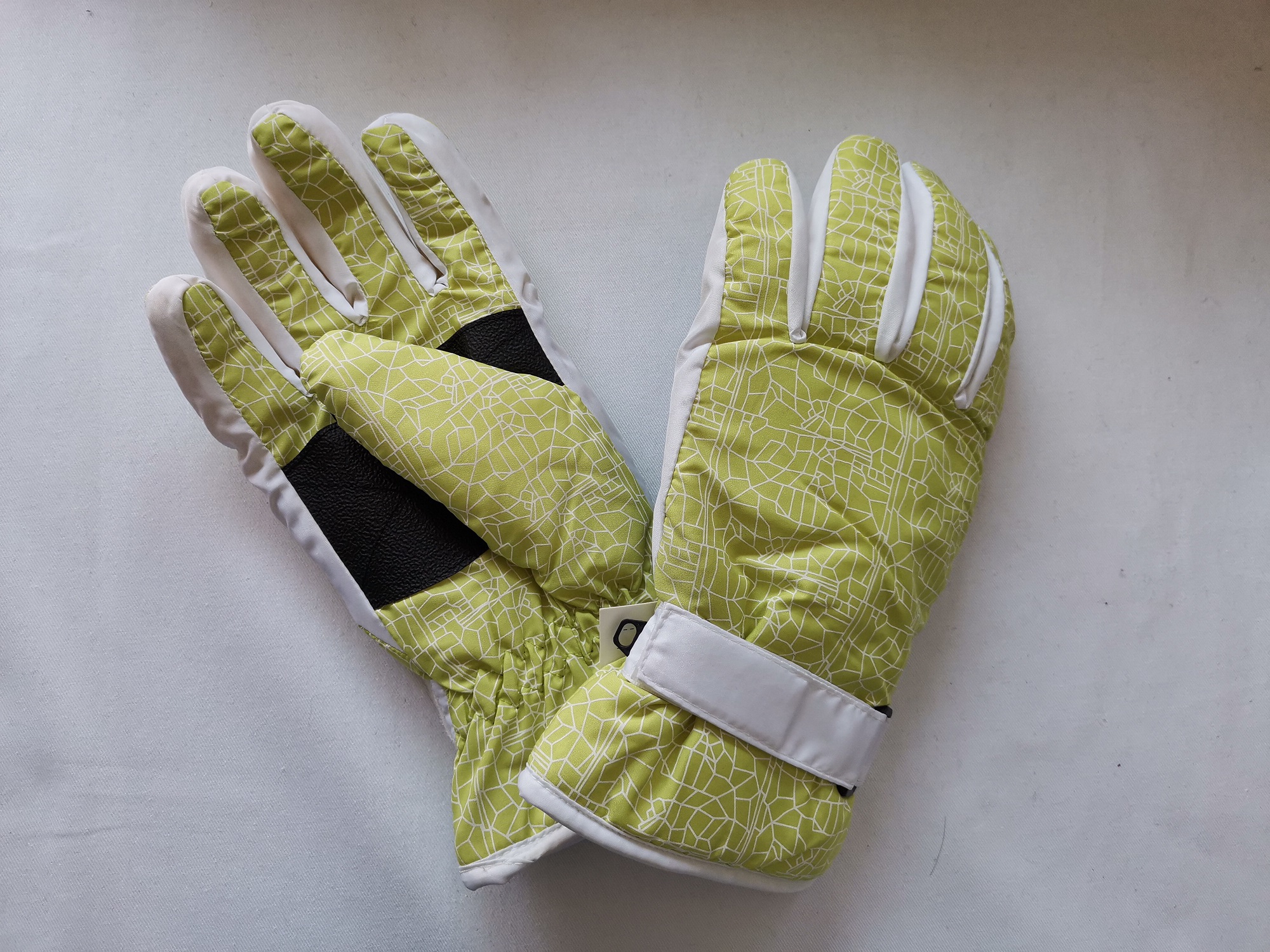 ski glove
