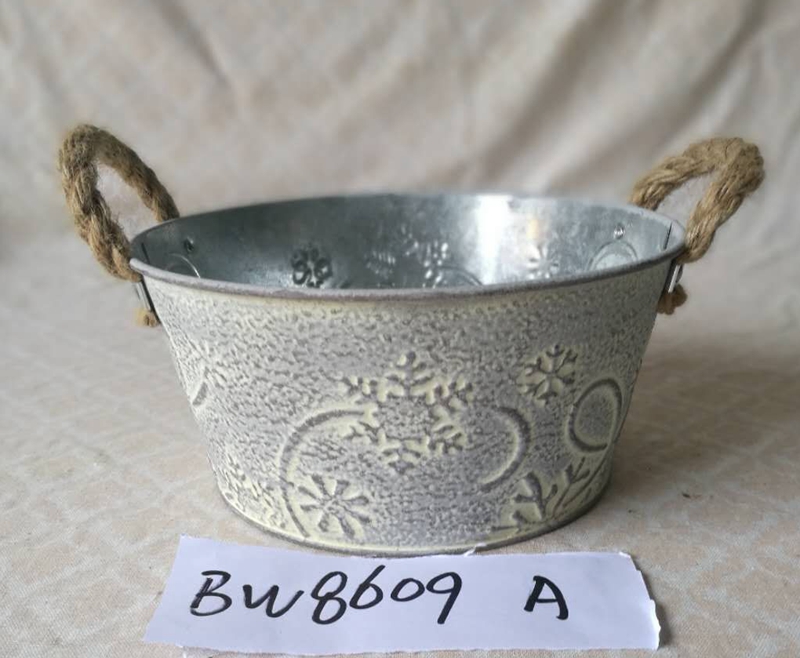 Round zinc bowl with hessian ears