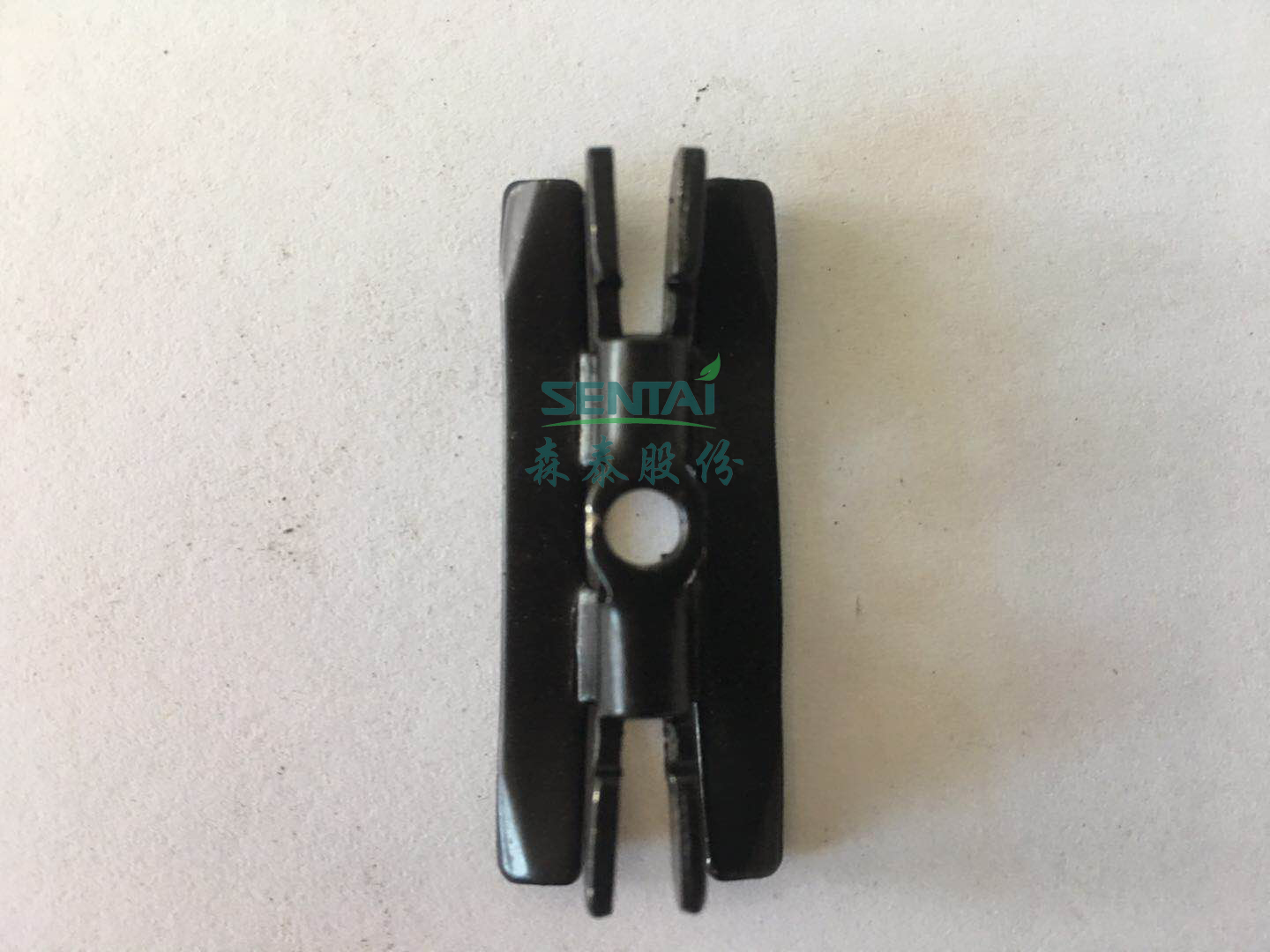 Stainless clip for outdoor flooring