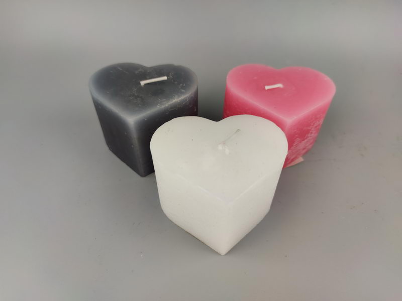 Rustic candle, heart shape