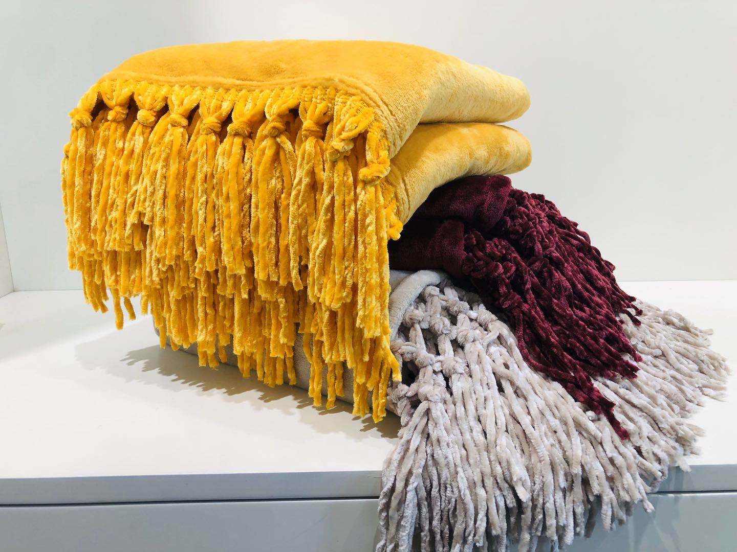 Flannel blanket with tassels