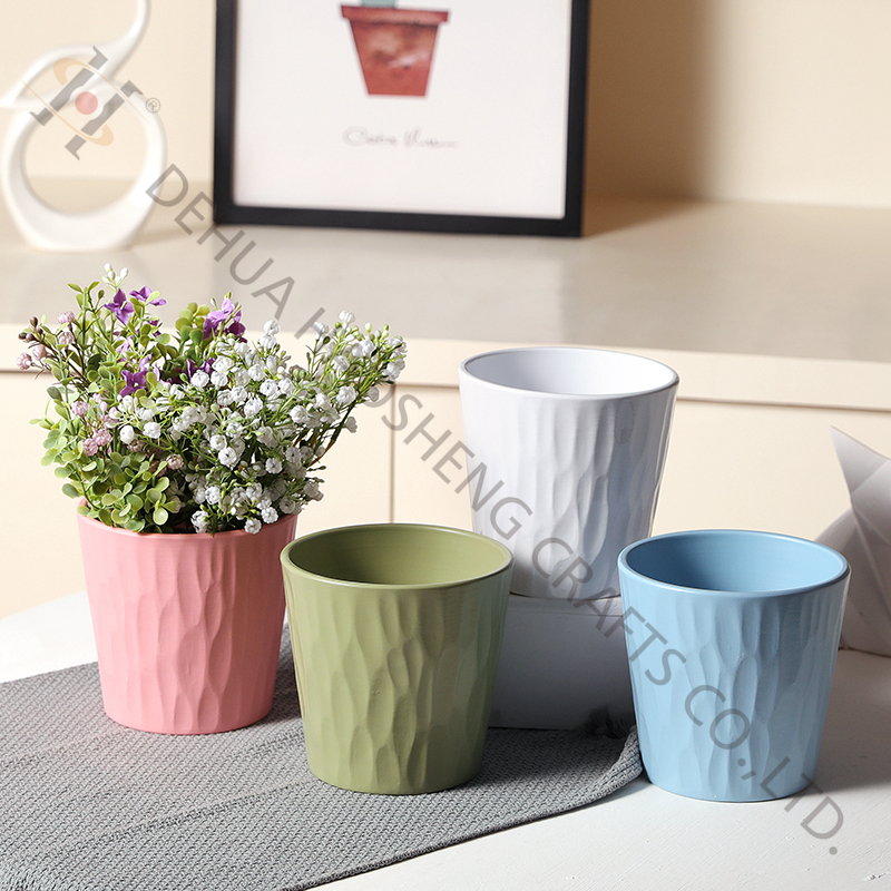 Ceramic flowerpot
