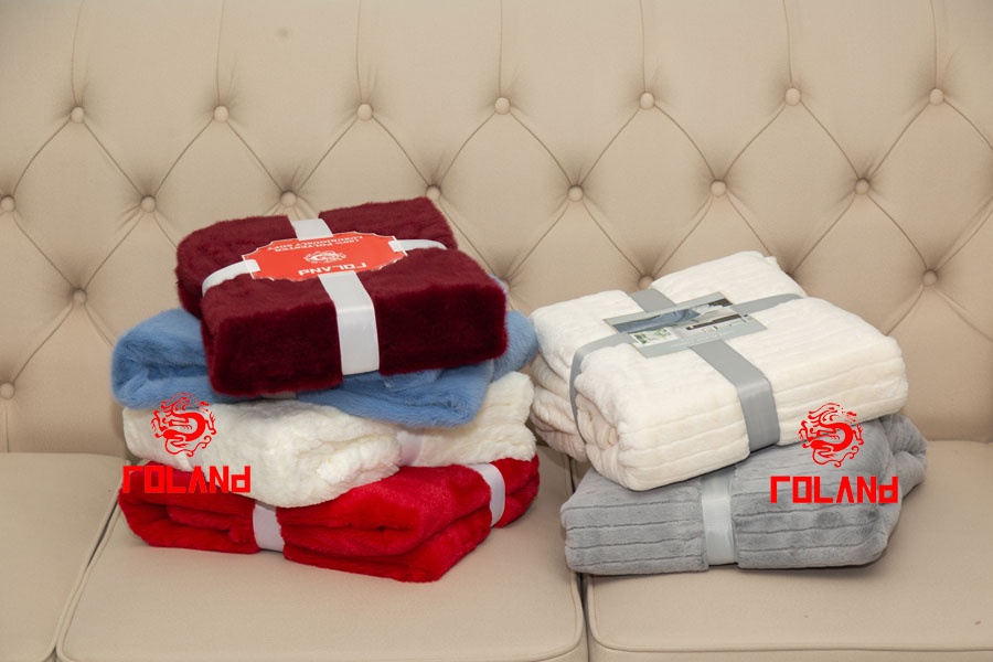 Solid Rabbit Fur With Cutting + Sherpa Backside, 2 Layer Blanket/Throw