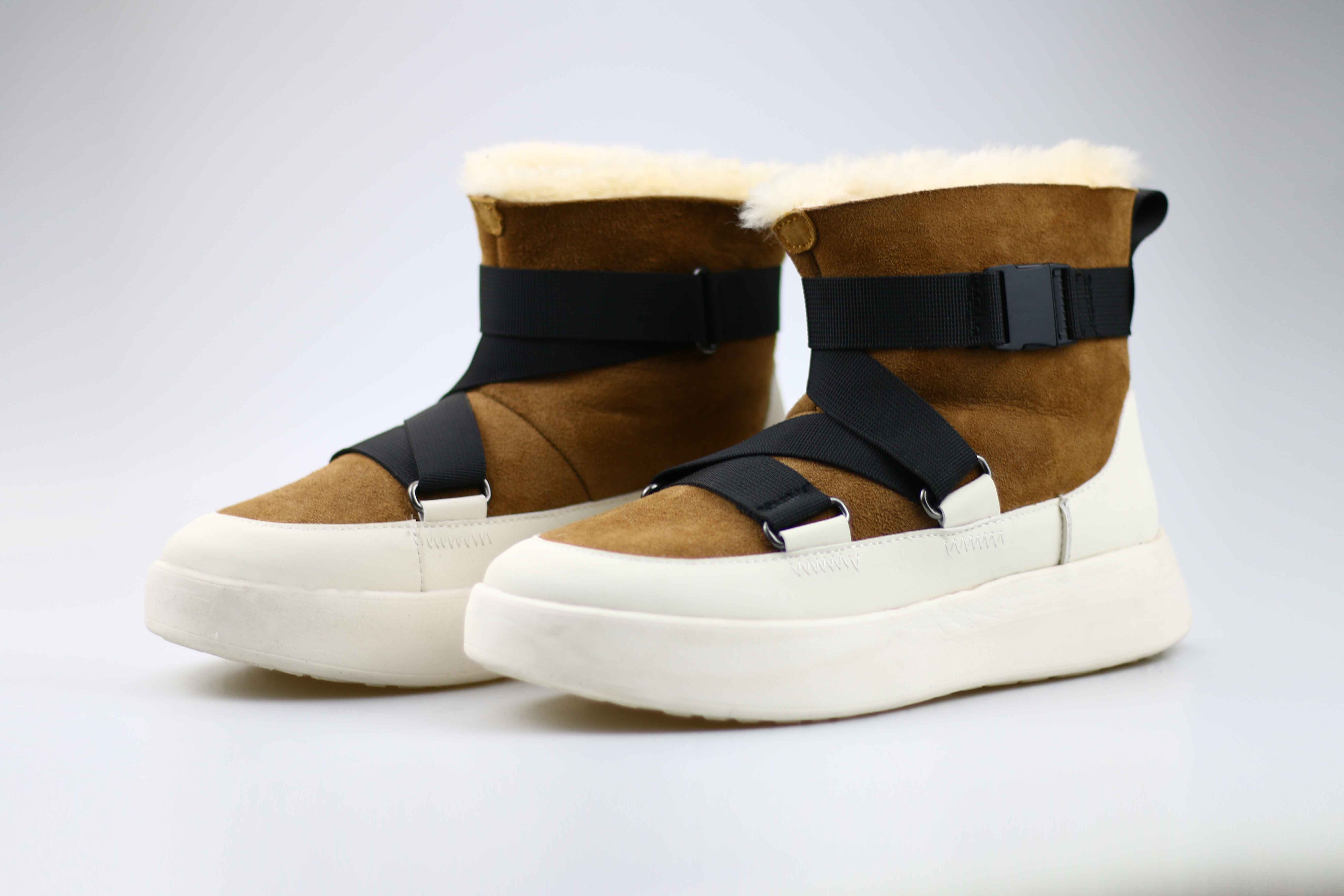 Snow boot