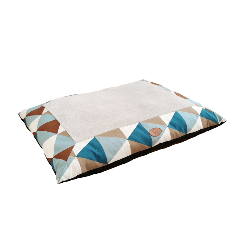 2020 New Style Triangle Colors Matching Family Style Round Soft Pet Mat