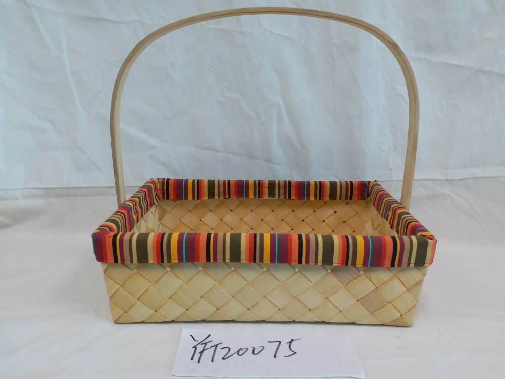 Gushi yufeng Wicker rectangle Willow basket Handles For Gifts Picnic Empty Fruit Gift Baskets Small Hand Woven Garden Holder With White Liner For Storage Of Vegetables Or Laundry Blanket