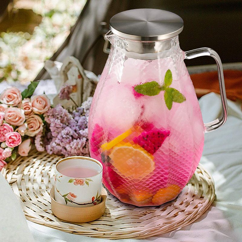 Glass carafe
