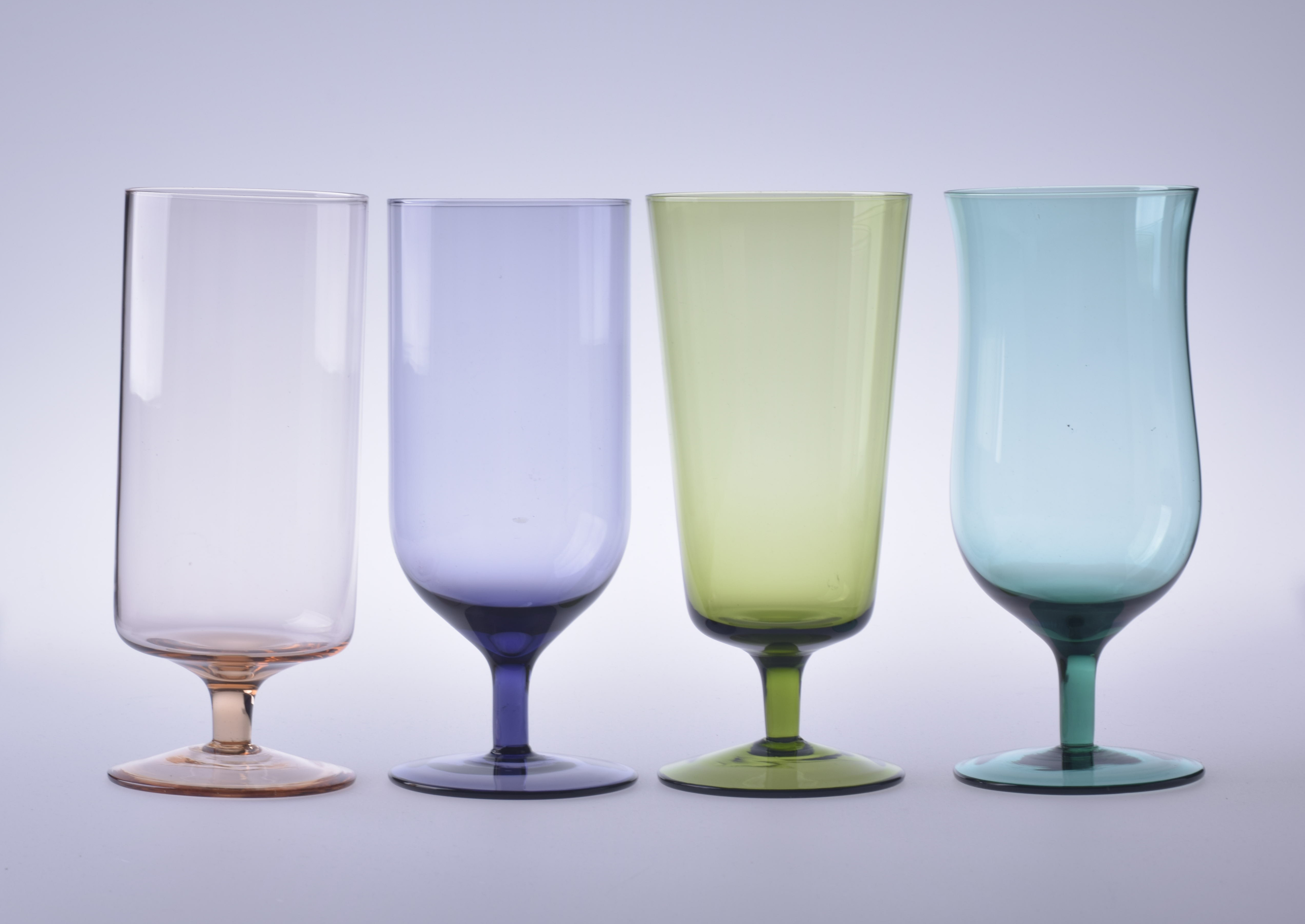 Solid color wine glass
