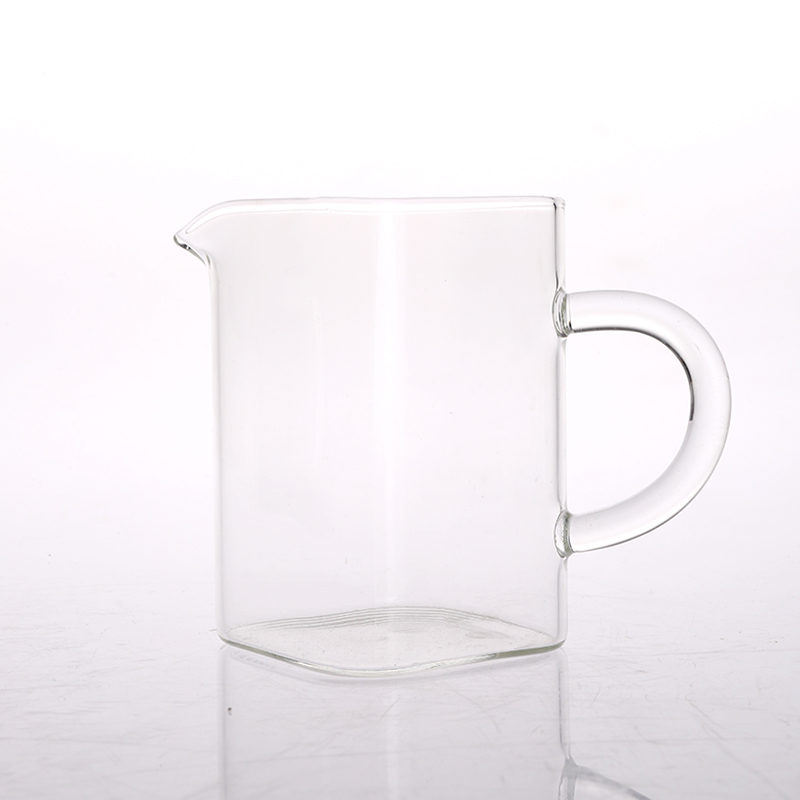 Heat-resistant glass water jug