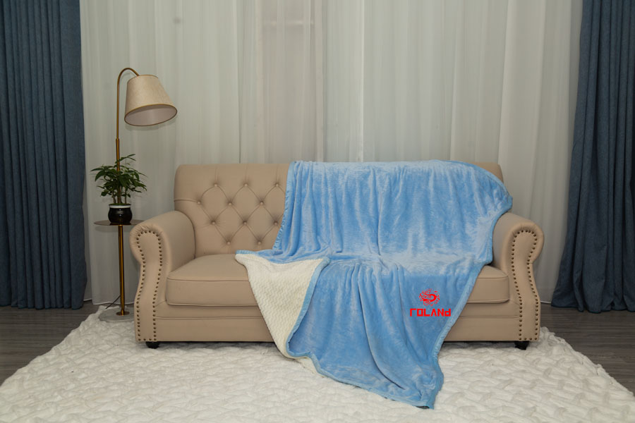 Flannel With Cutting+solid Flannel Backside, 2 Layer Blanket/Throw
