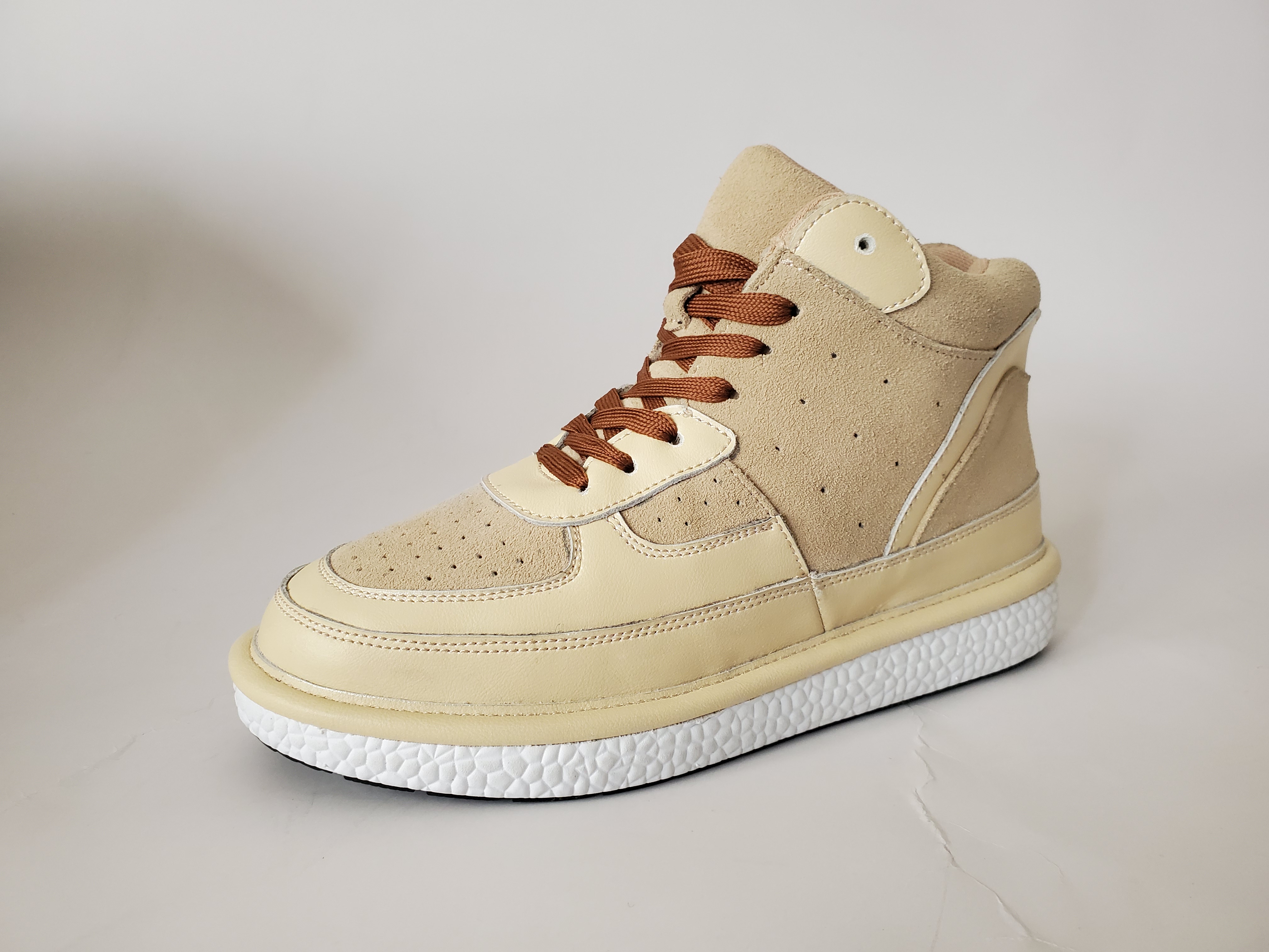 Sport shoes