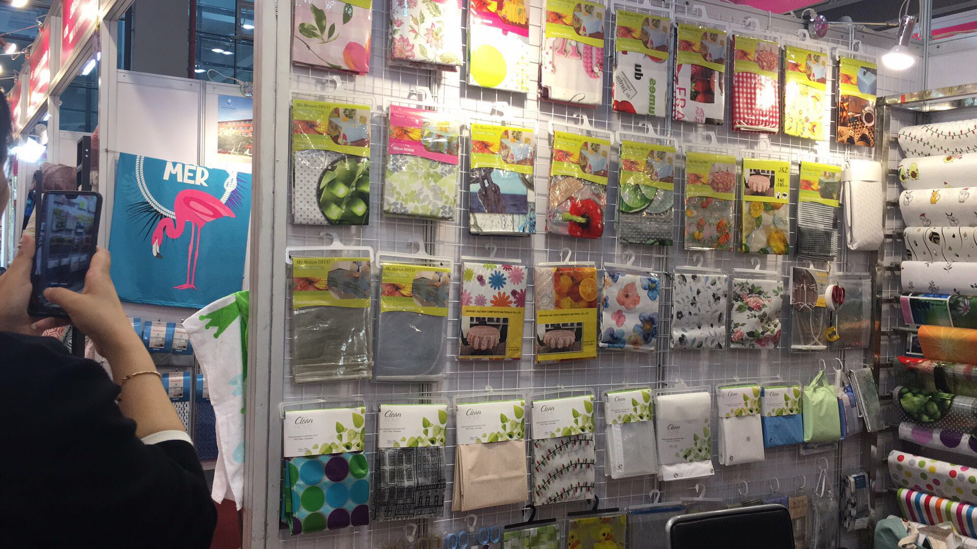PVC/PEVA with nonwoven/flannel table cloth