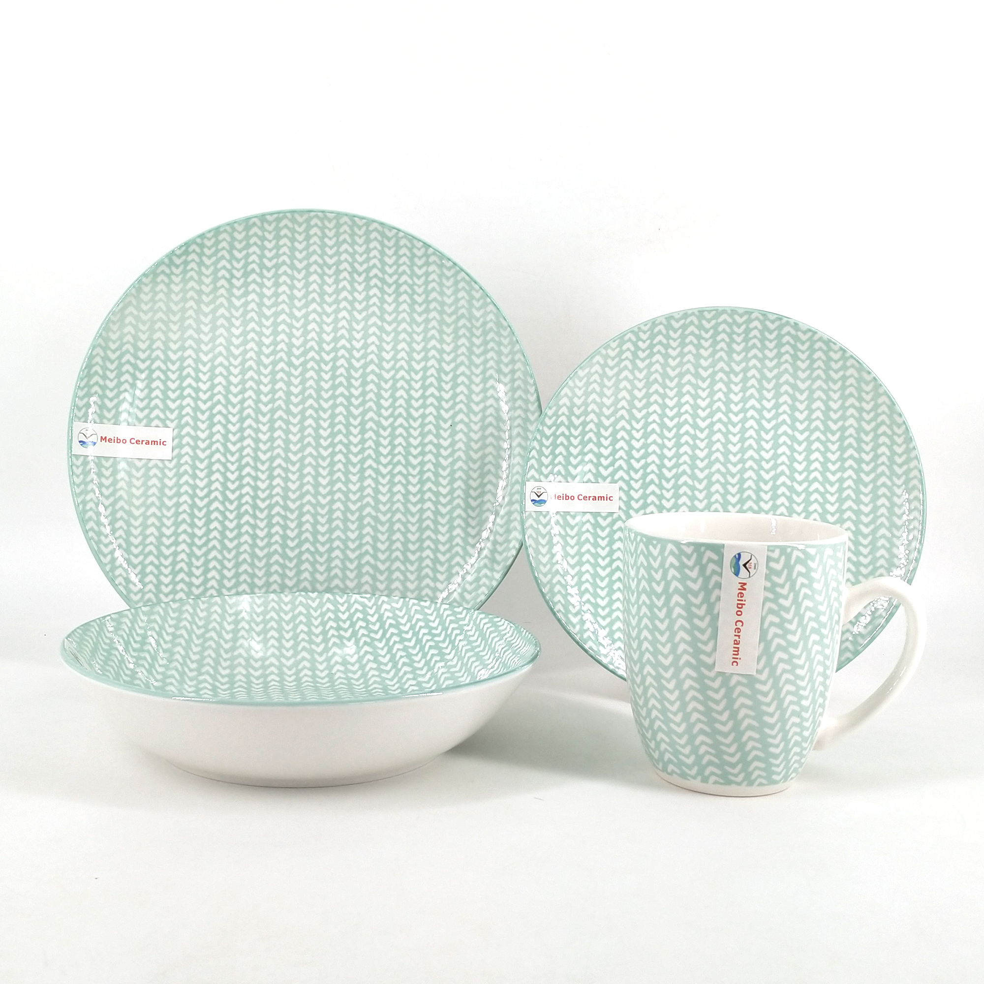 Sweet and lovely porcelain dinner set with inside pad printing with color rim
