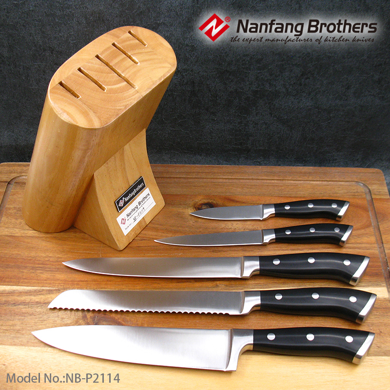 6-piece kitchen knives set with Rubber wood block & ABS forged handle.