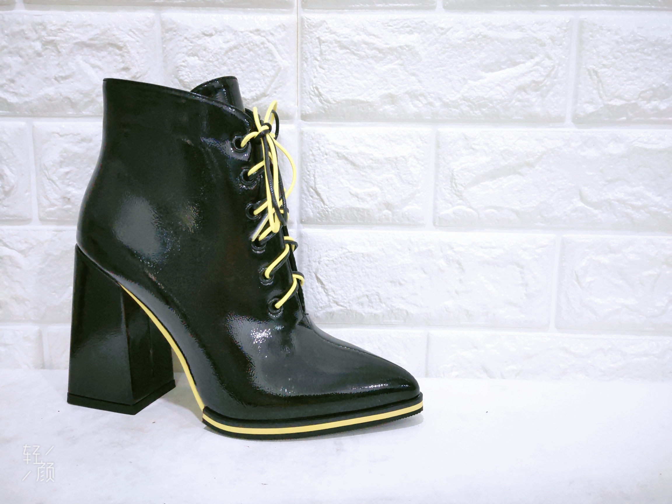 Women's short plush shoes