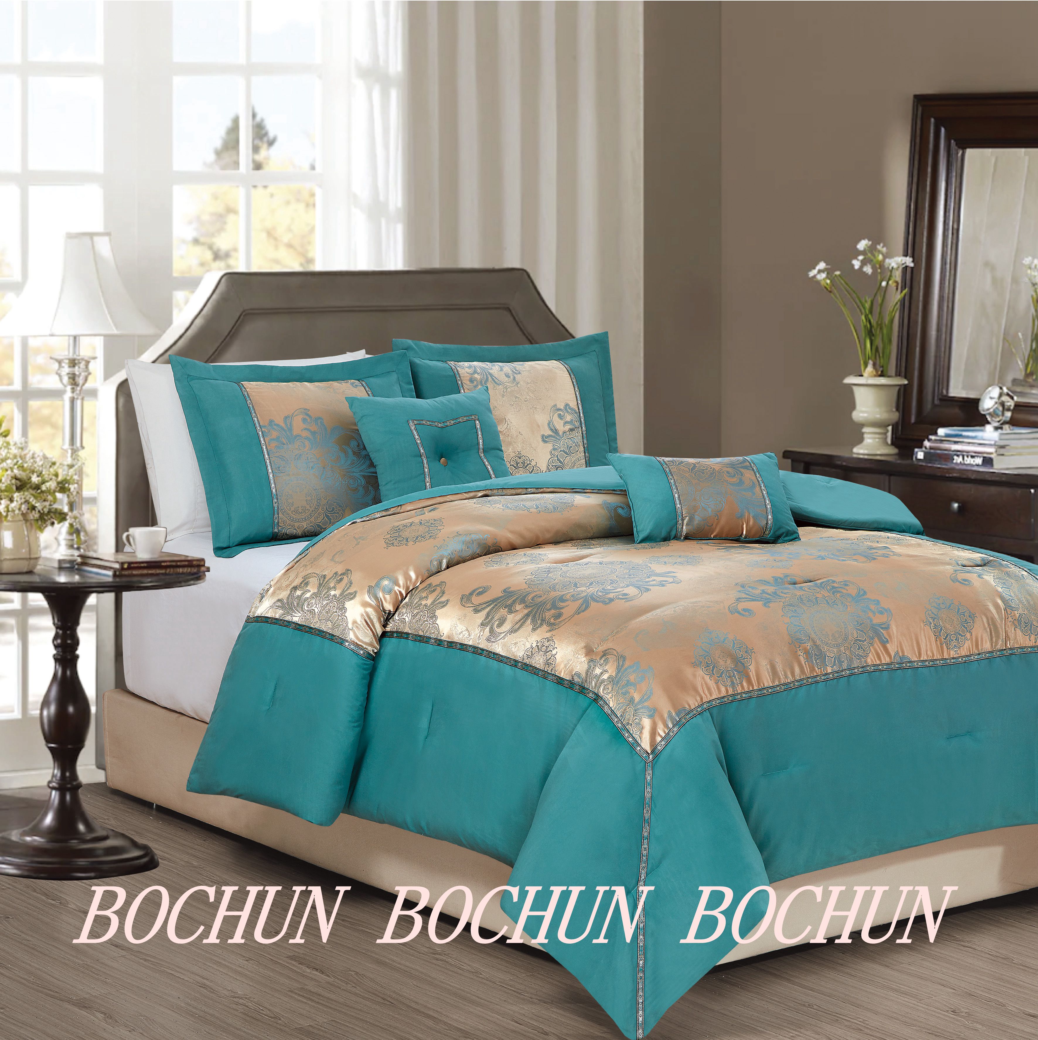 Jaq. Comforter Set