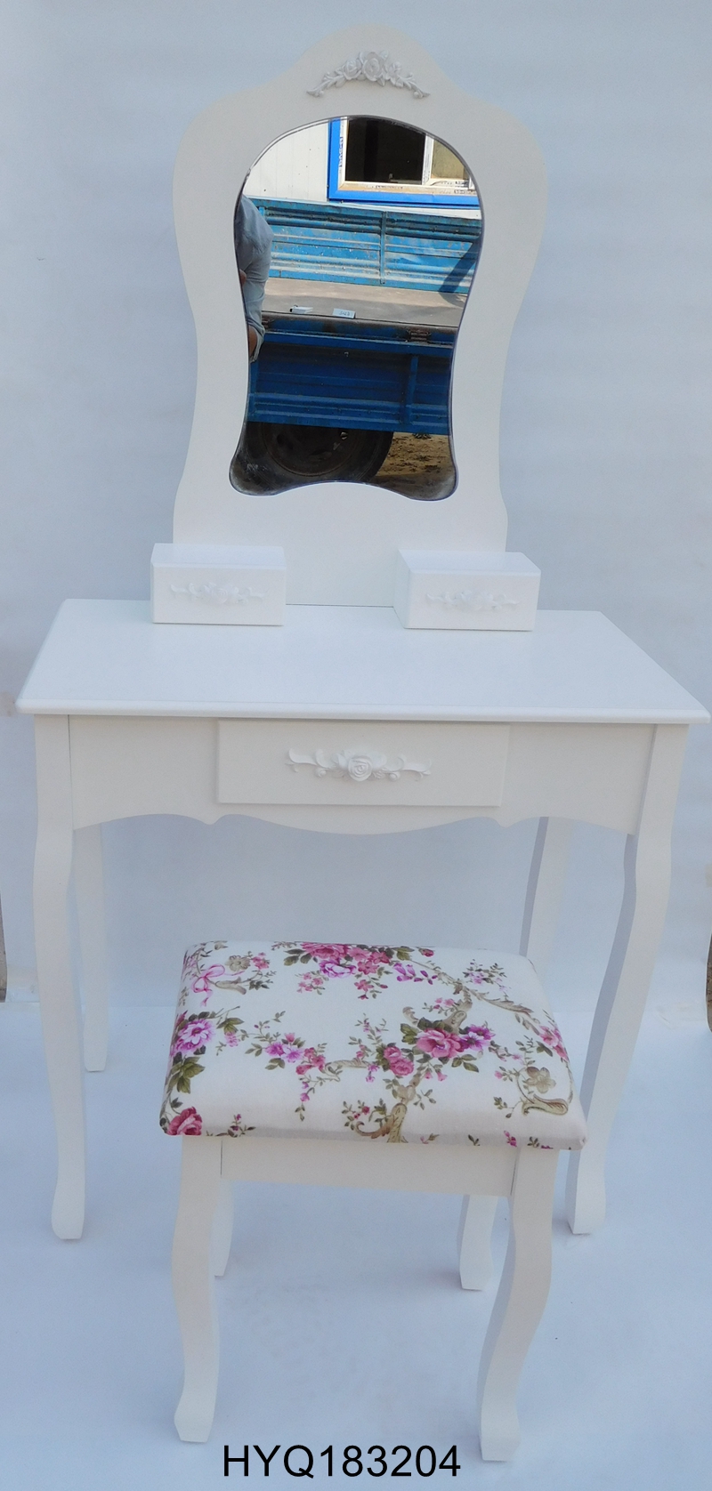 Wood dressing table