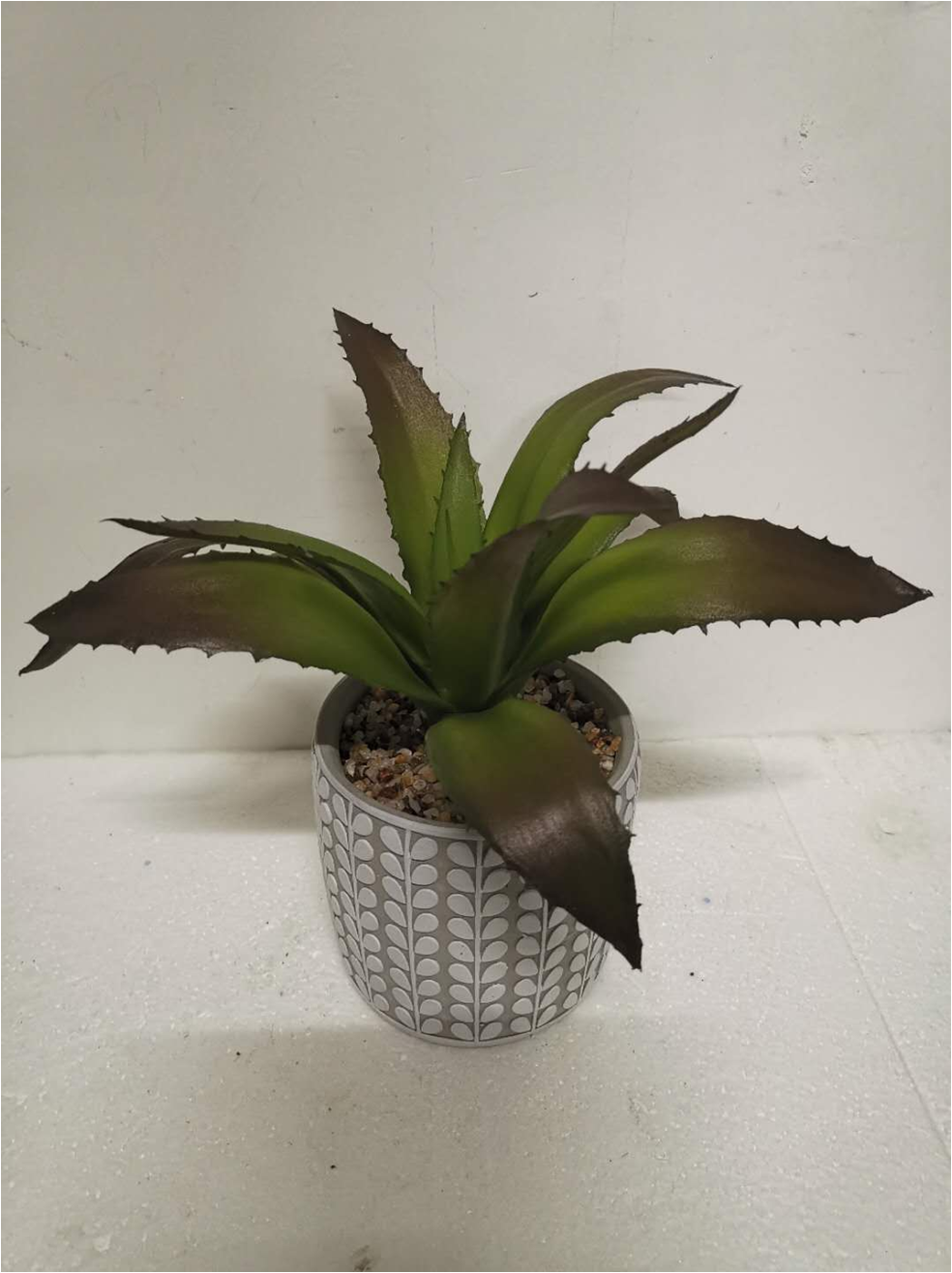 Artificial flower pot