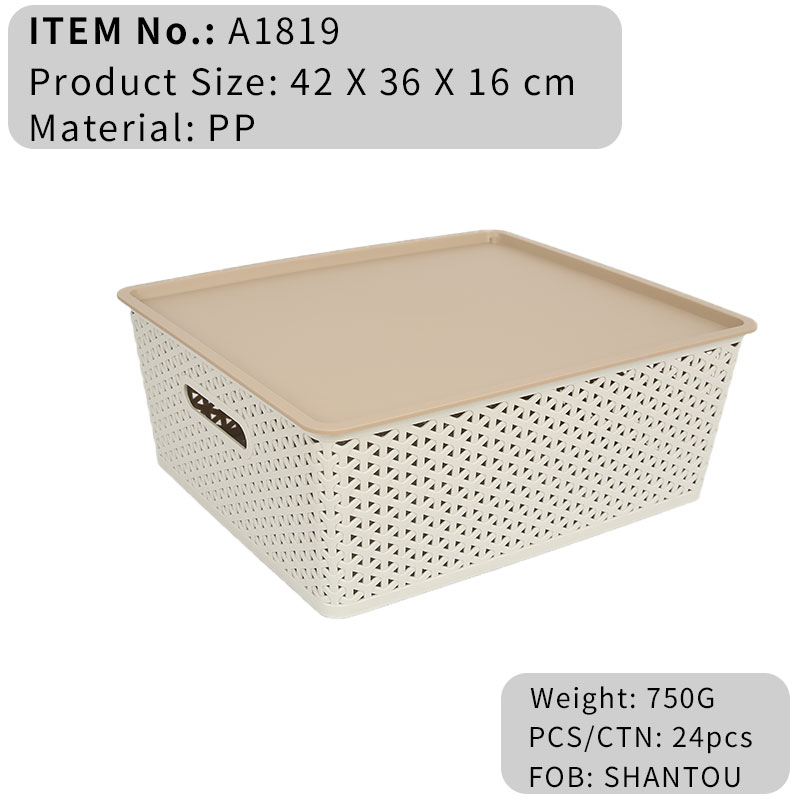 1819 Basket with lid