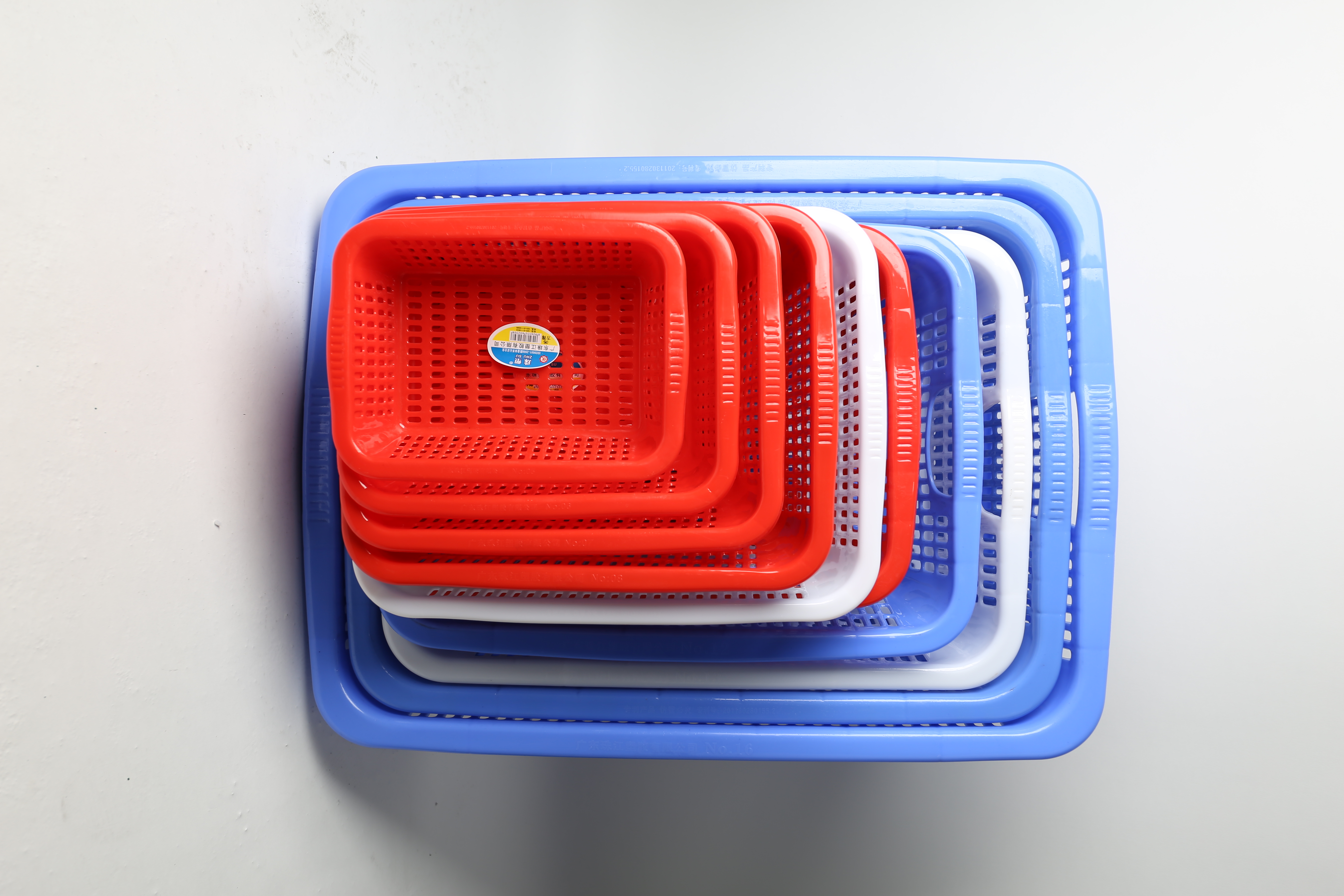 Plastic rectangle sieve plastic storage basket from 25L to 90L