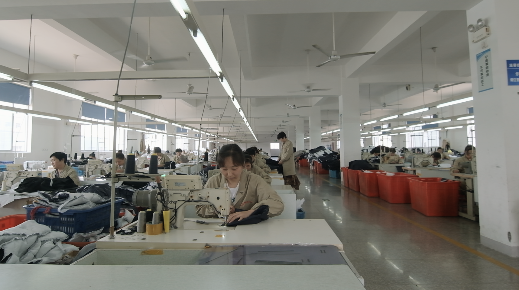 Ningbo Yuyang International Trade Co., Ltd. – women's windbreakers 3