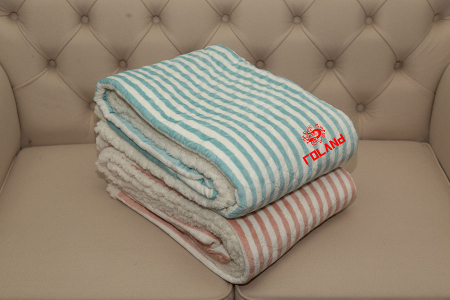 Printed Flannel+sherpa With Ultrasonic Quilted, 2 Layer Blanket/Throw