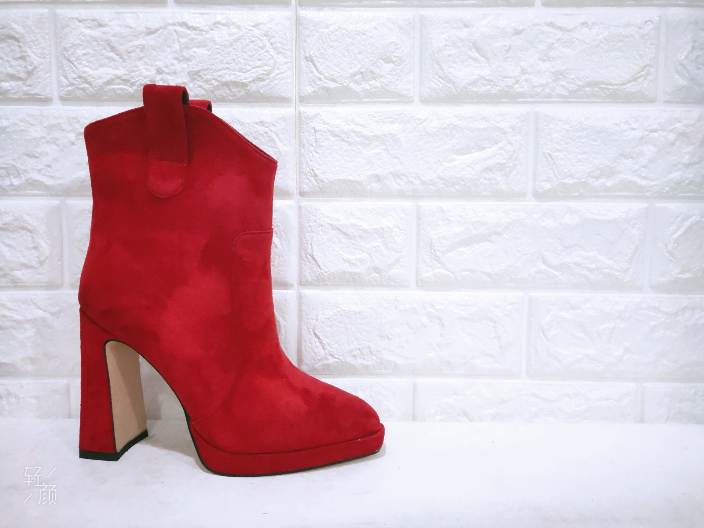 Women's short plush shoes