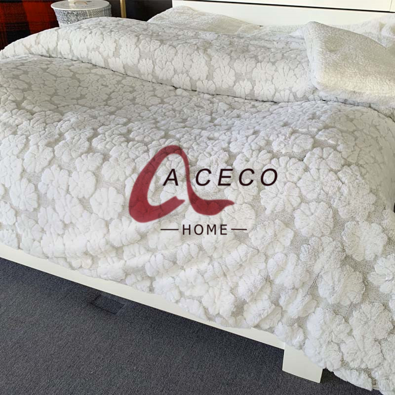 Cutting design rabbit comforter set