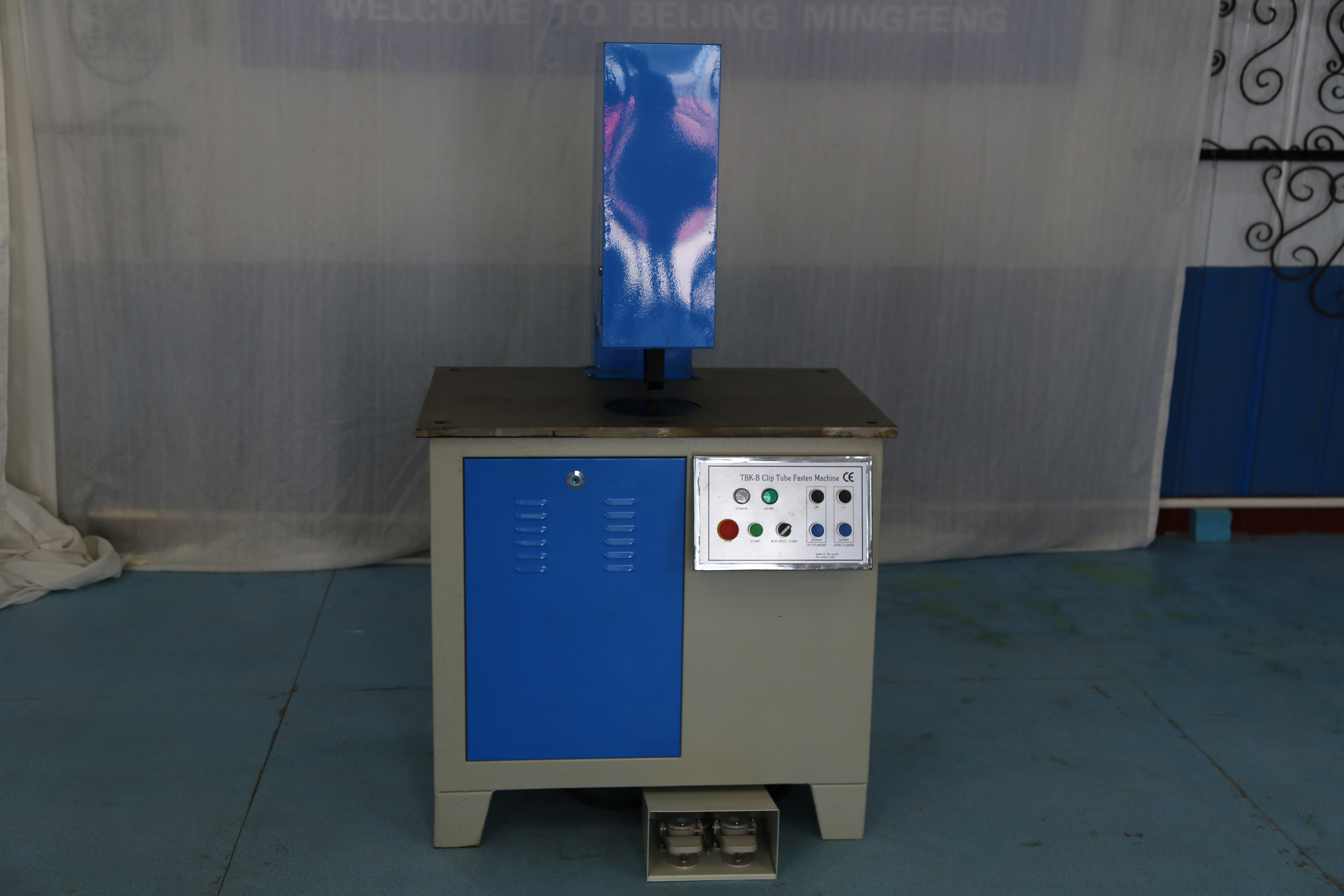 Clip Fasten Machine
