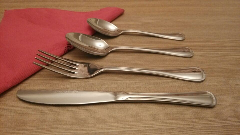 Stainless steel cutlery set