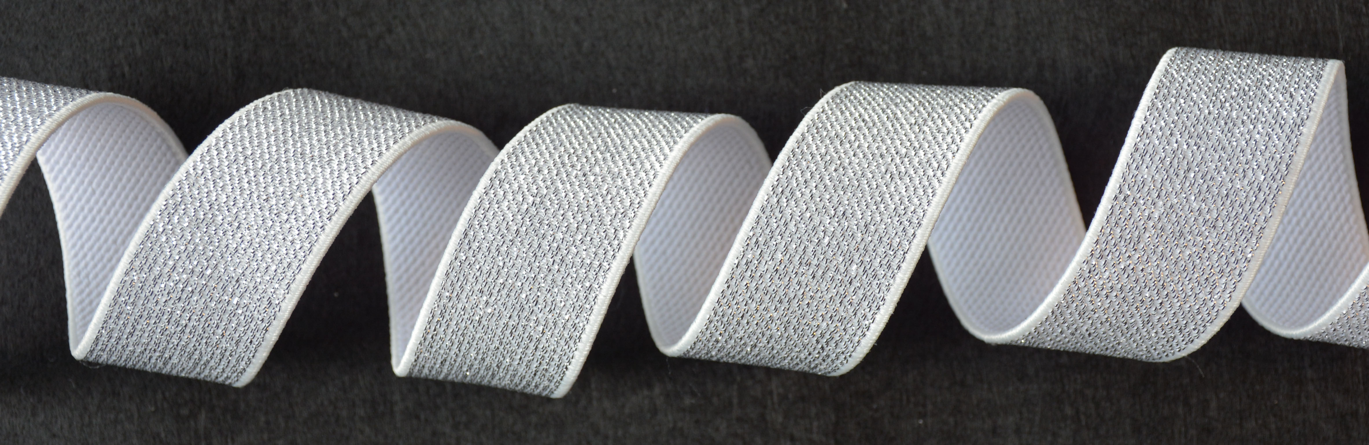 Filigree band