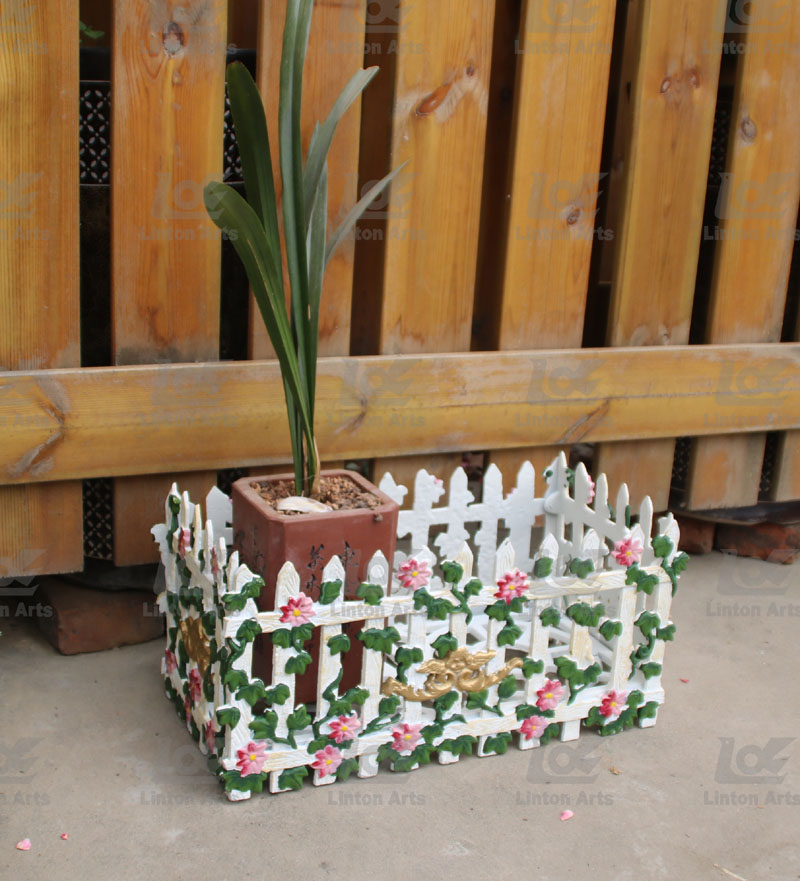 Cast iron flowerpot stand