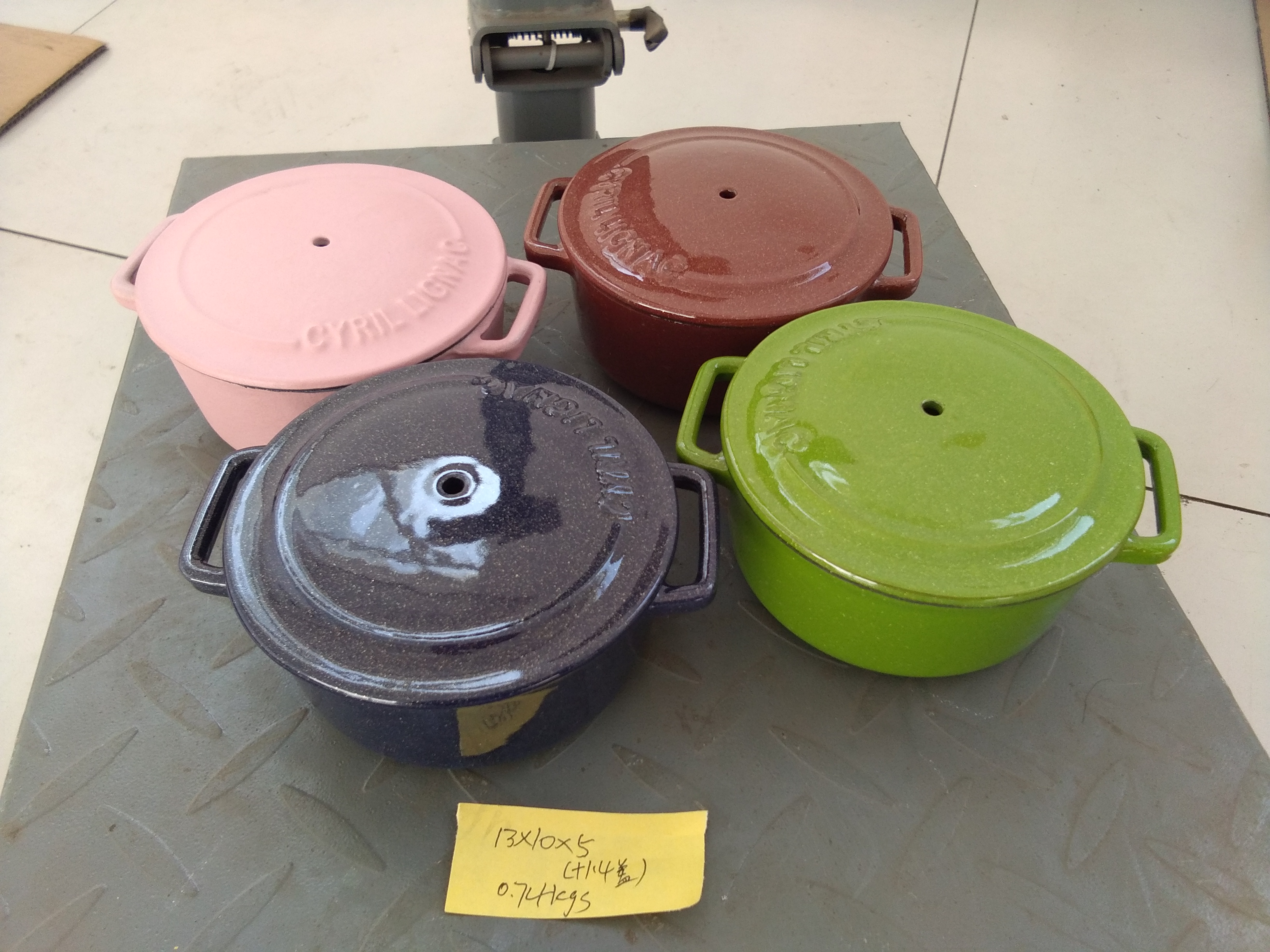 Cast iron minin enamel pot