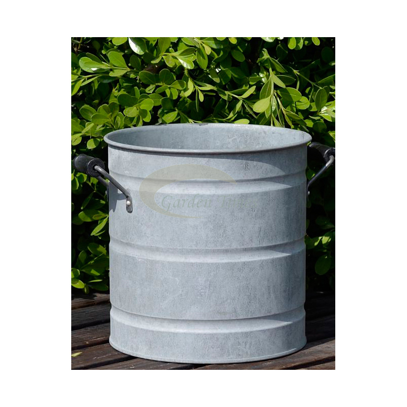 Metal flower pot