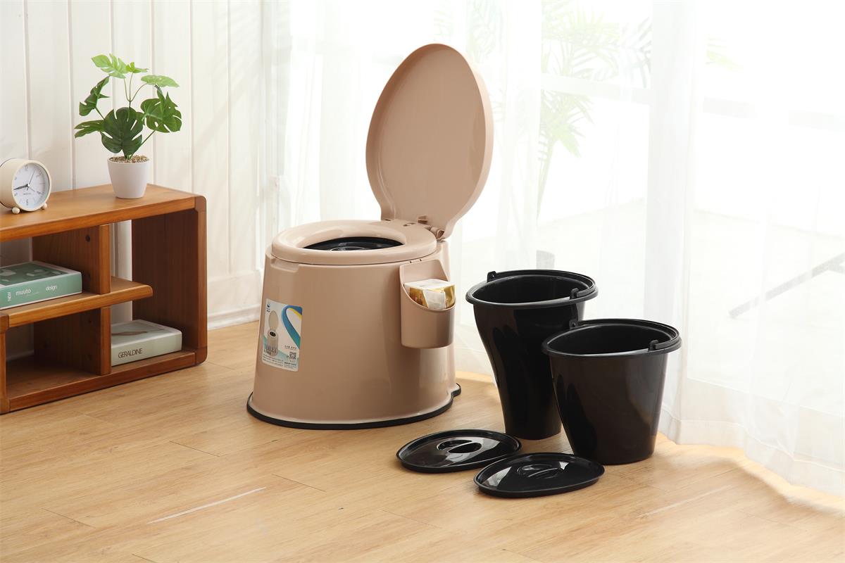 Portable toilet