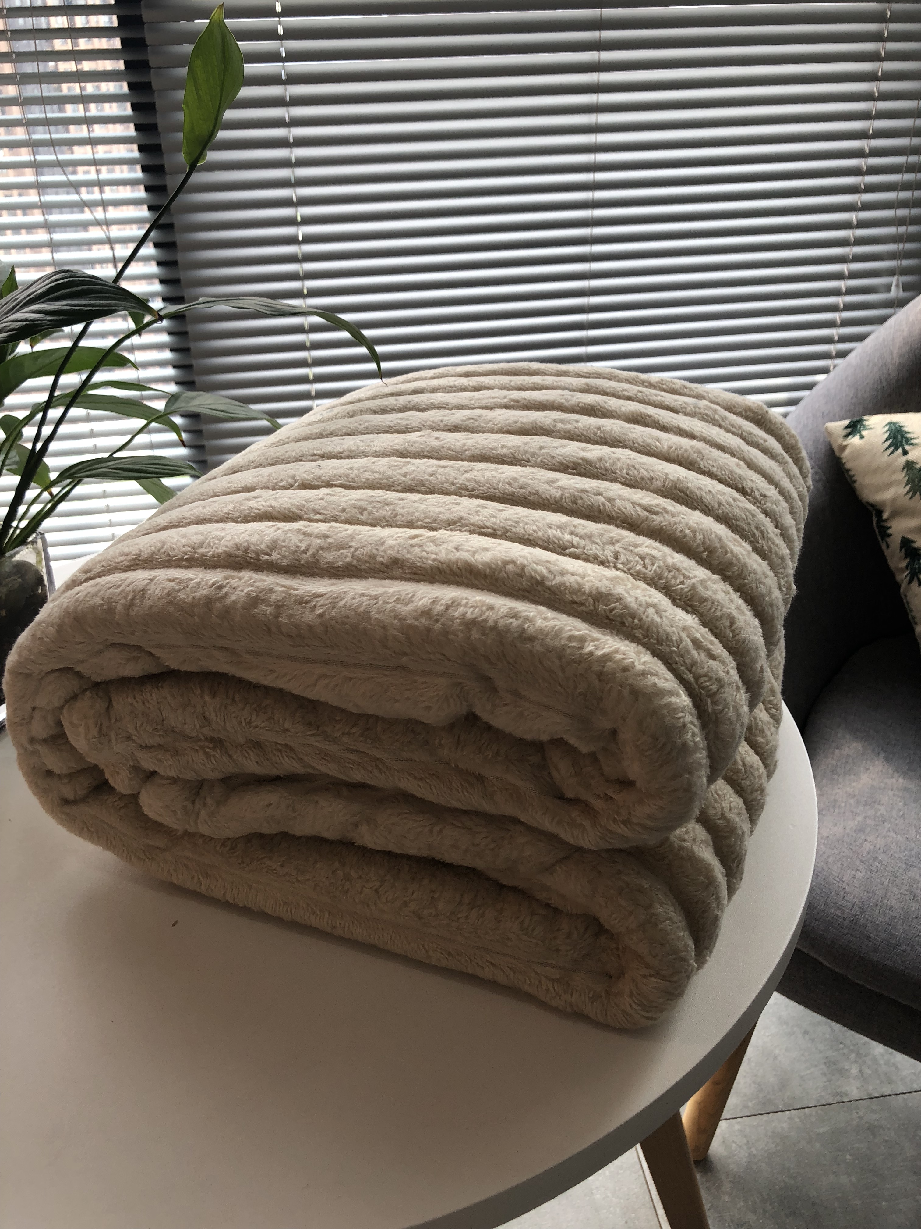 Flannel fleece ks needle out blanket