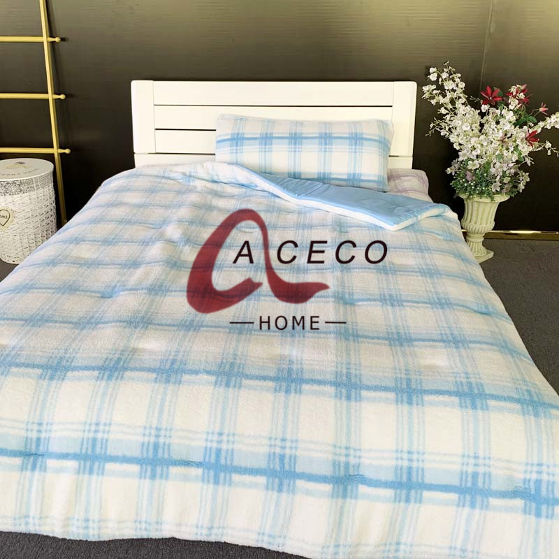 Printed sherpa comforter set