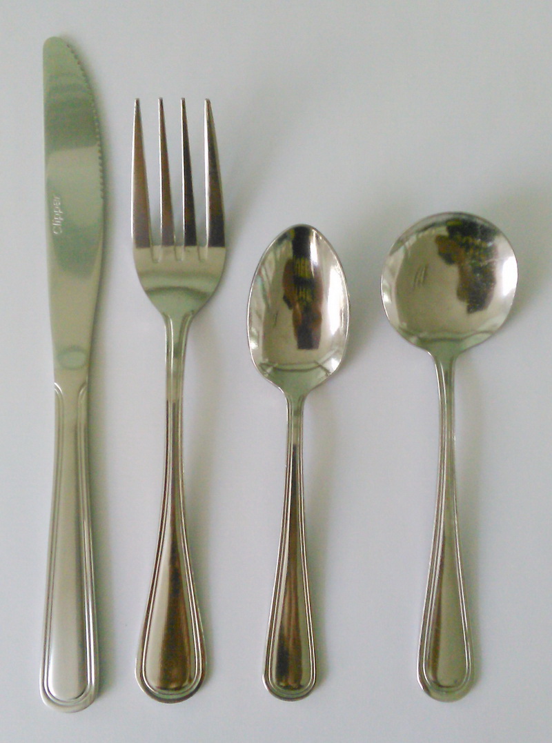 Stainless steel cutlery set