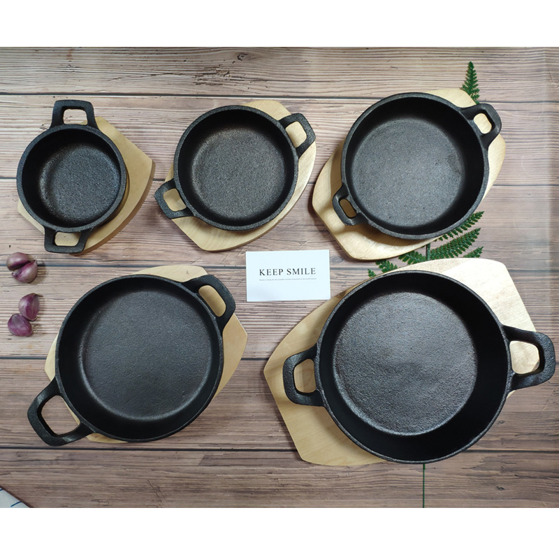 Cast iron bakeware